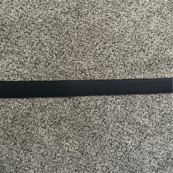 Reversible Louis Vuitton Belt - Picture 7 of 7